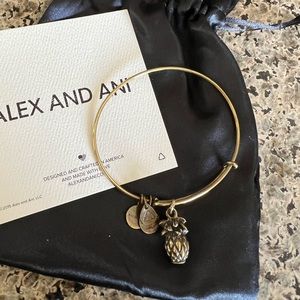 Alex and Ani pineapple bracelet 🍍